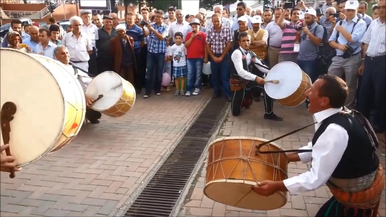 Mağaza Açılışlarında Davul Zurna